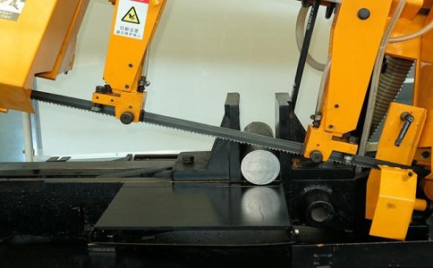 杨林尾镇数控带锯床自动送料精度会出现偏差吗？